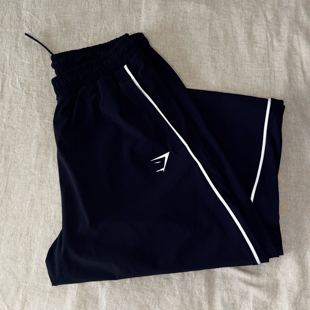 GYMSHARK STITCH FEATURE WOVEN PANTS